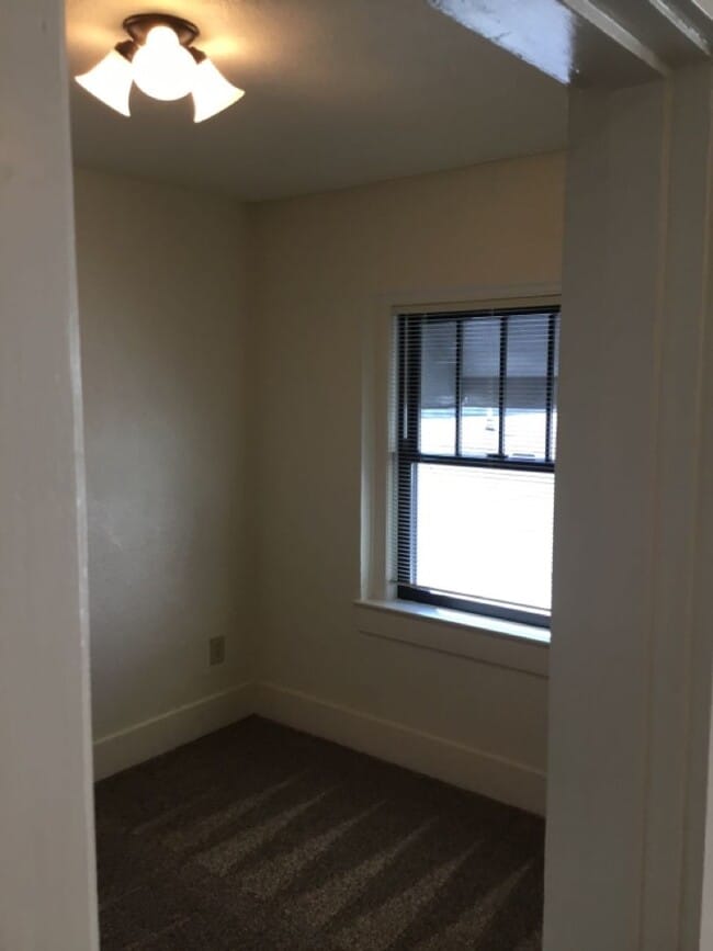 Building Photo - 241 High St NE