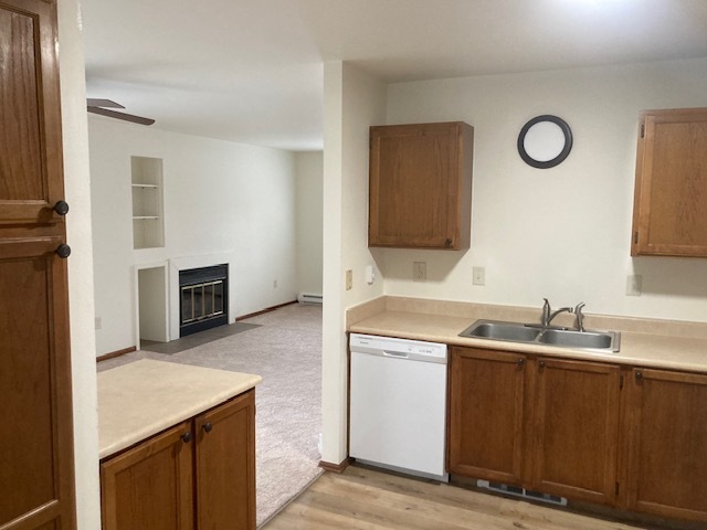 kitchen looking into living room - 3465 Lochwood Dr