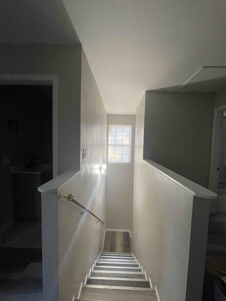 Building Photo - 1107 Basin St