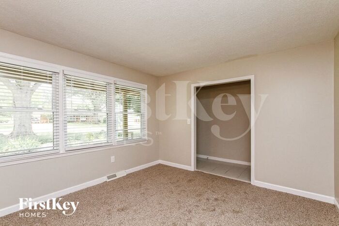 Building Photo - 6235 Lynwood Dr NW