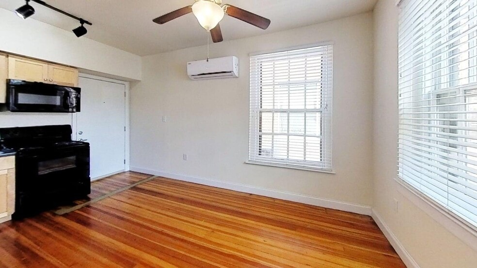 Building Photo - 615 Lindsay St