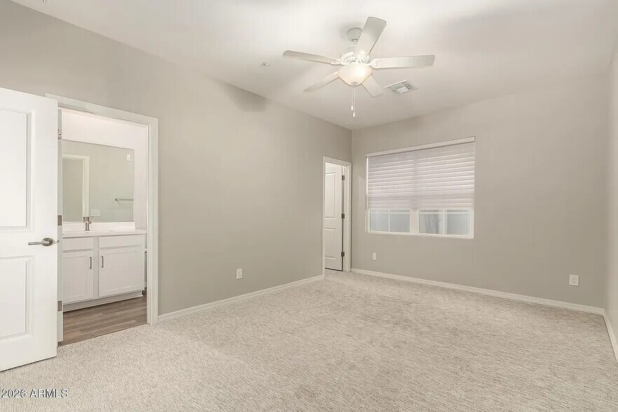 Building Photo - 1476 E Shannon St