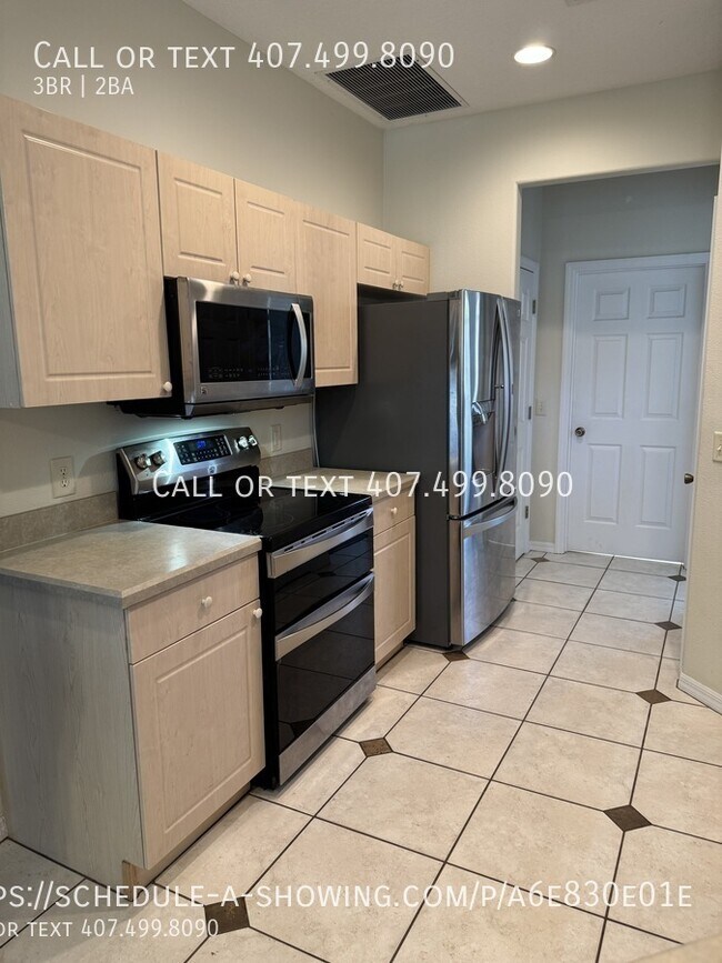 Building Photo - 13500 Biscayne Dr