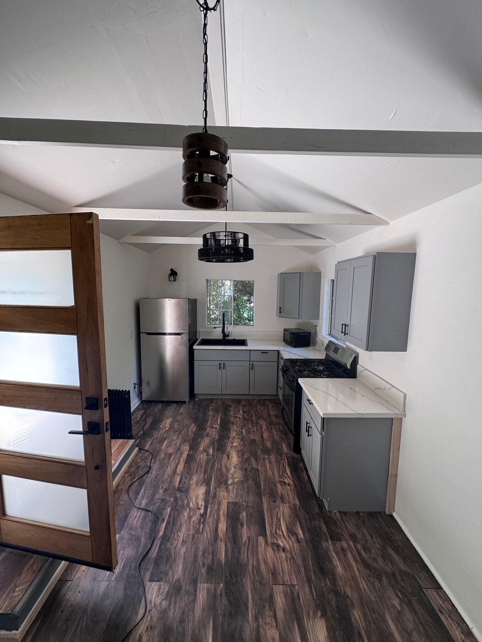 Building Photo - 800 Toro Canyon Rd