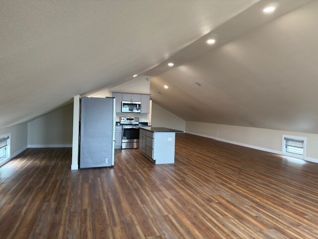 Building Photo - 635 Riverfront Dr