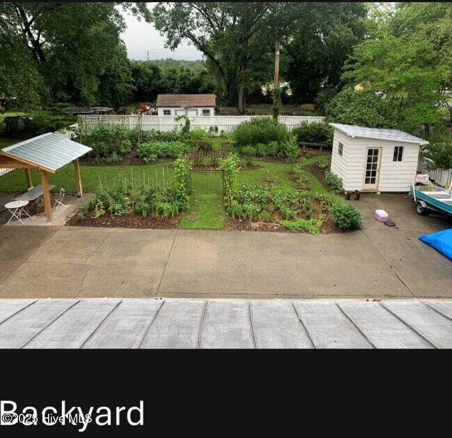 Building Photo - 4290 Belcher St