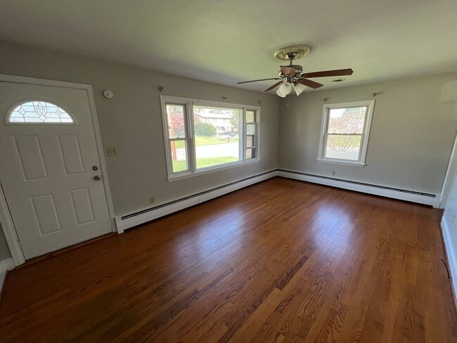 Building Photo - 1302 Penley Blvd