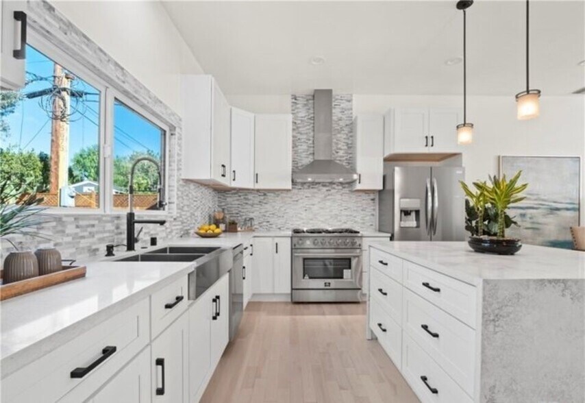 Building Photo - 17601 Rhoda St