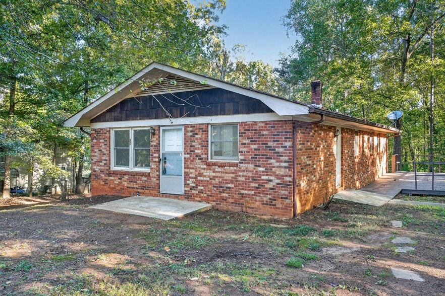 Building Photo - 1494 Carpenter St