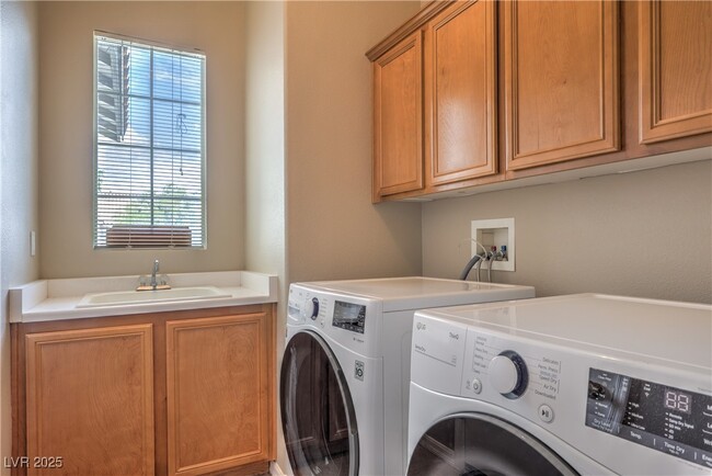 Building Photo - 11135 River Hills Ln