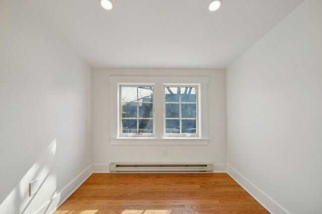 Building Photo - 42 Brookfield Rd