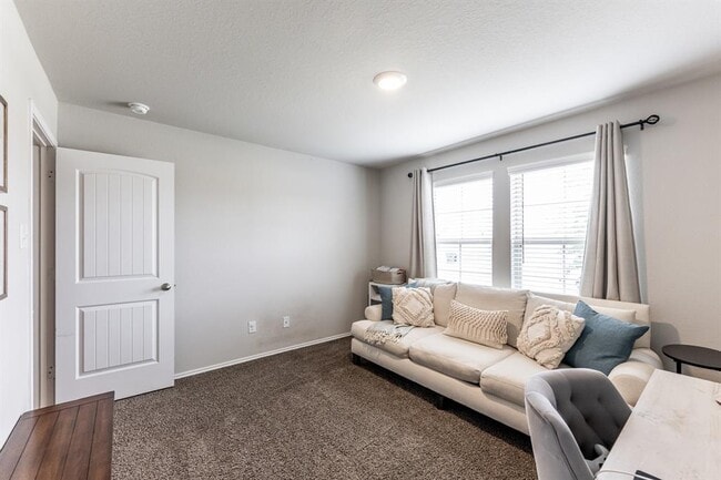 Building Photo - 306 Pecos Dr