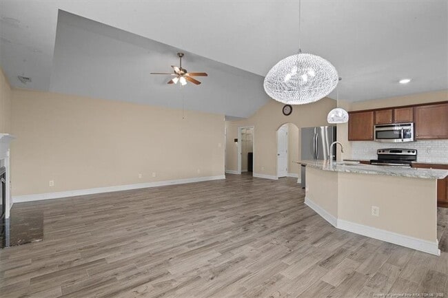 Building Photo - 2108 Heathcote Dr