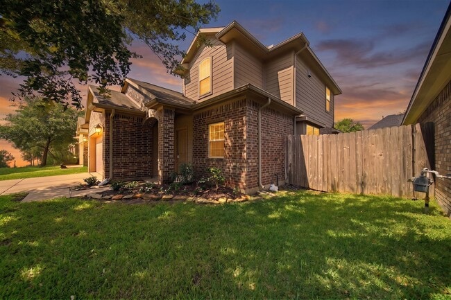 Building Photo - 2716 Sunshade Ct