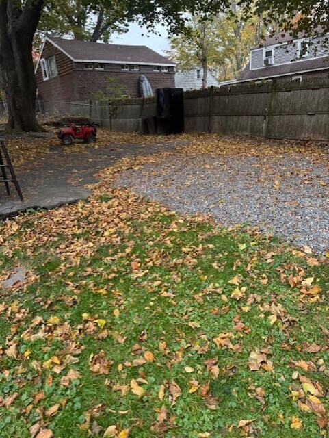 Building Photo - 5 Stevens St