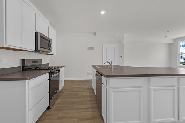 Building Photo - 5918 Hawkweed Dr