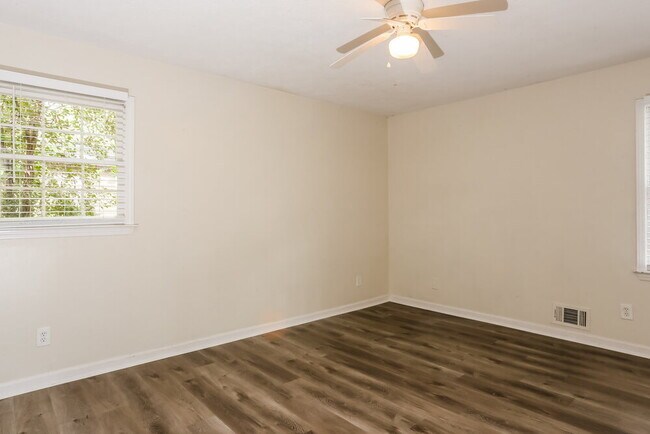 Building Photo - 832 Lost Creek Cir