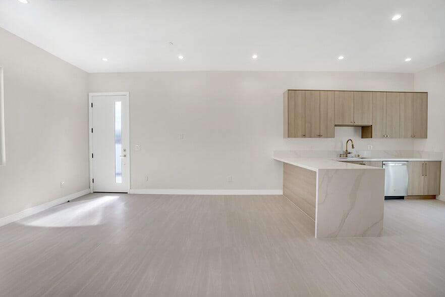 Building Photo - 10327 Wish Ave