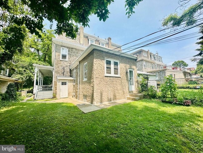 Primary Photo - 146 Sumac St