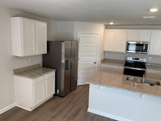 Building Photo - 3994 Whitetail Ln
