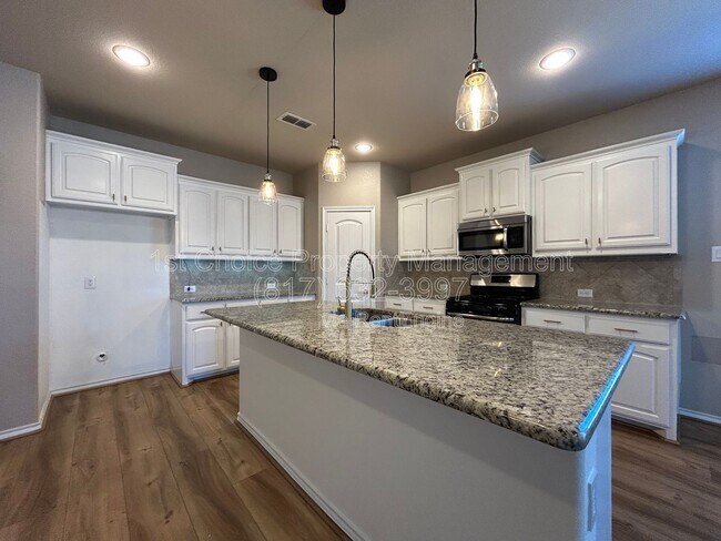 Building Photo - 15736 Barton Ridge Dr