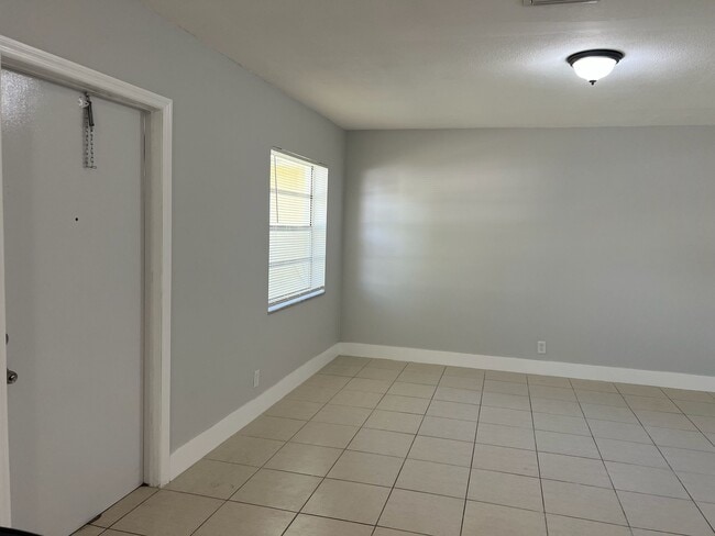 Building Photo - 3071 NW 43rd St