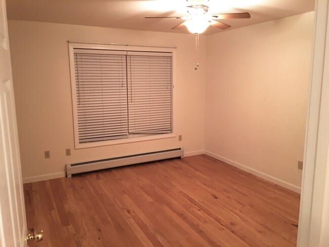 Building Photo - 75-C SL