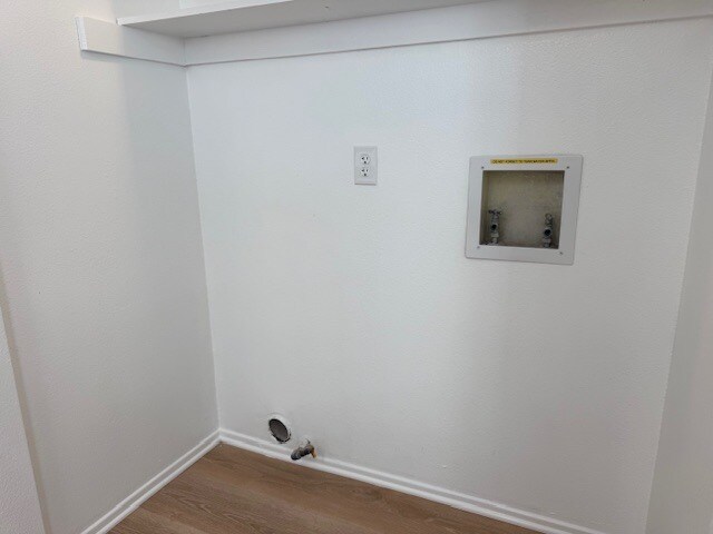 Building Photo - 17178 Chatsworth St