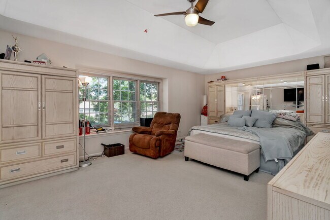 Building Photo - 745 Feather Sound Dr