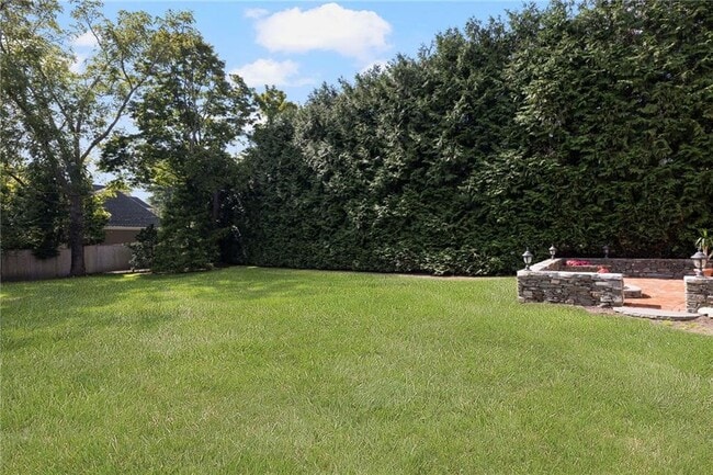 Building Photo - 107 Old Beach Rd