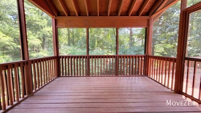 Building Photo - 203 Rose Valley Woods Dr