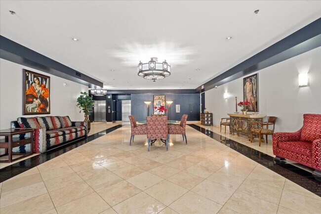 Building Photo - 360 E Desert Inn Rd