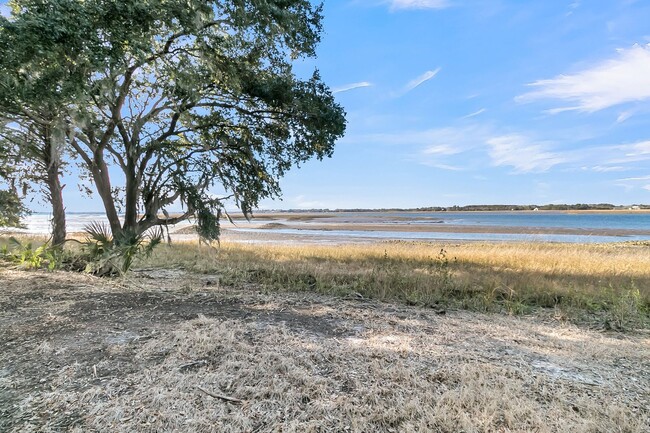 Building Photo - Spacious 3-Bedroom Home on Wadmalaw Island