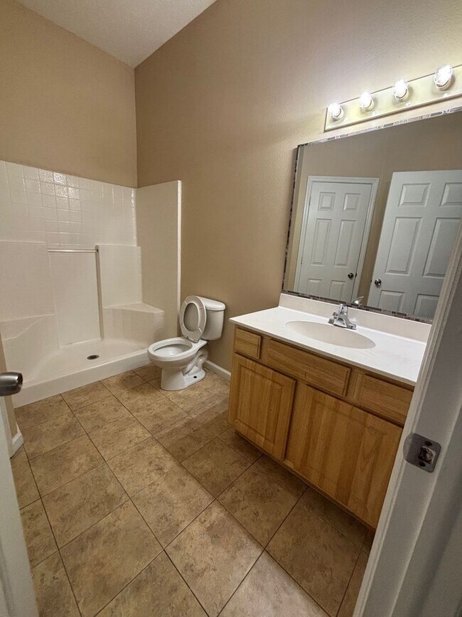 Building Photo - 35 Brunswick Ln