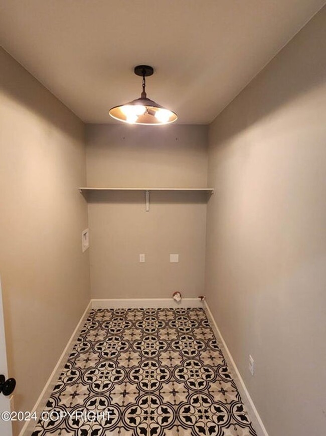 Building Photo - 6585 Beverly Hills Cir