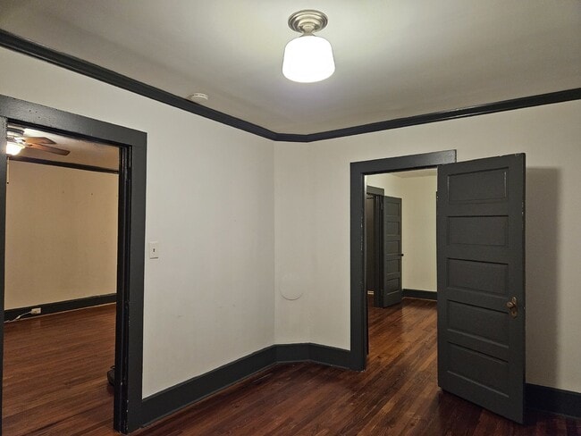 Building Photo - 2 BR, 1 BA on 1 ACRE