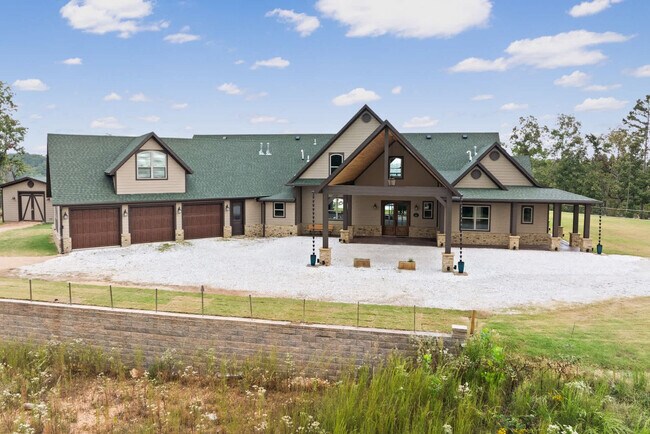 Building Photo - 8141 Hopper Rd