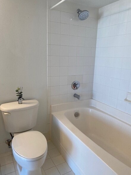 Bathroom - 1801 N Flagler Dr