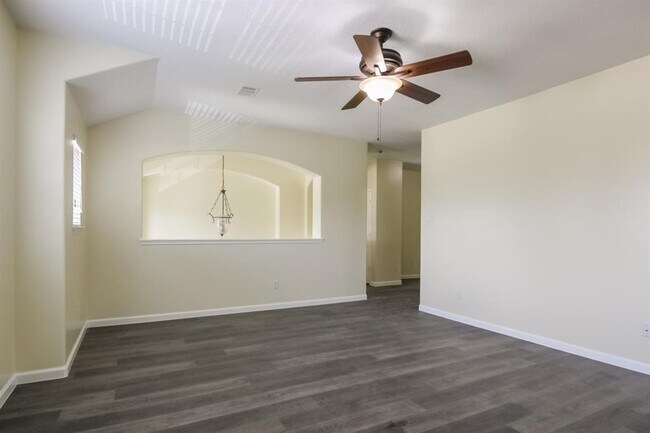 Building Photo - 6614 Surrey Meadow Ct