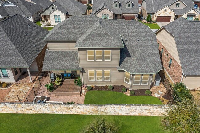 Building Photo - 132 Village Oak Dr