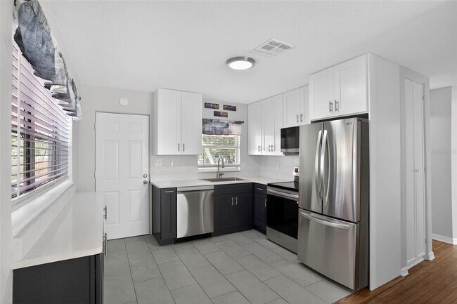 Building Photo - 5480 Lake Tyner Dr