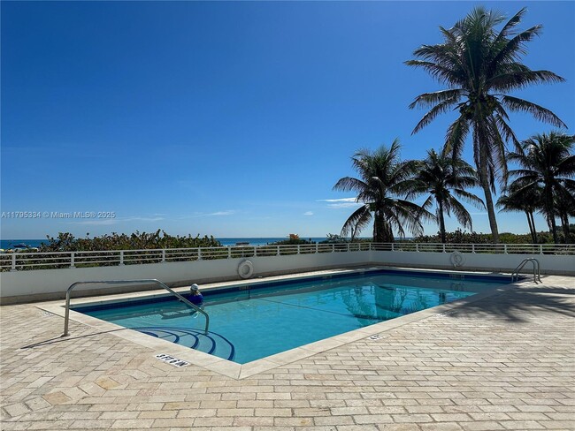 Building Photo - 345 Ocean Dr