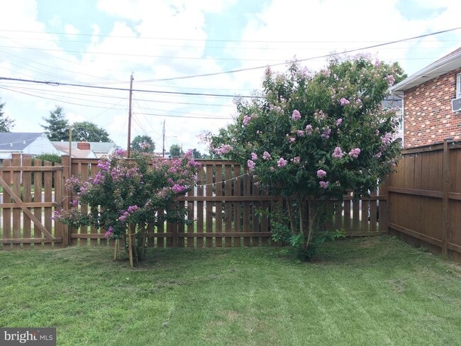 Building Photo - 1712 12th St S