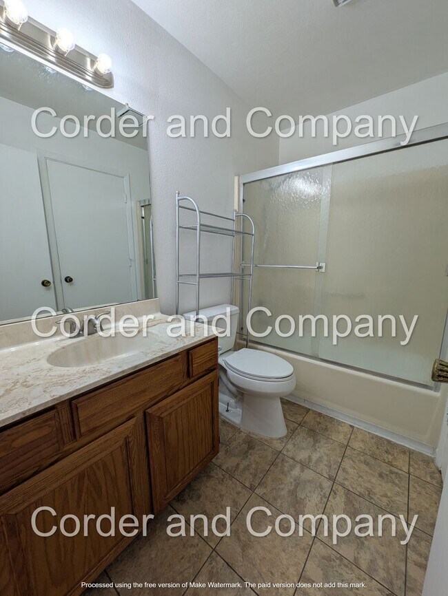 Building Photo - Charming town home 2Bedroom 2Bath Downstairs unit located in the Del Norte High School district.