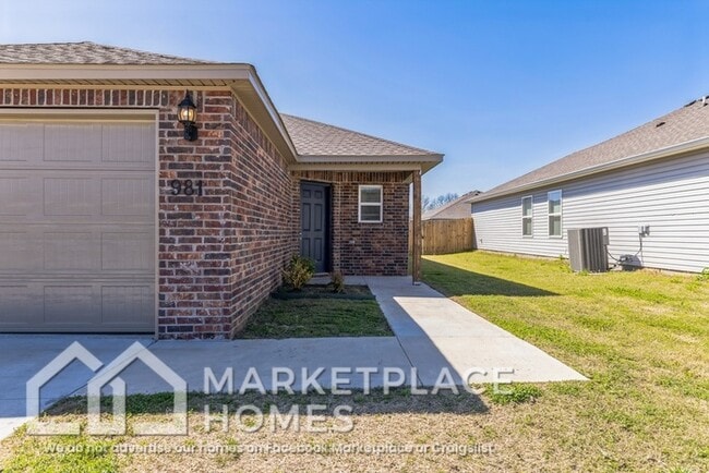 Building Photo - 981 E Starling St