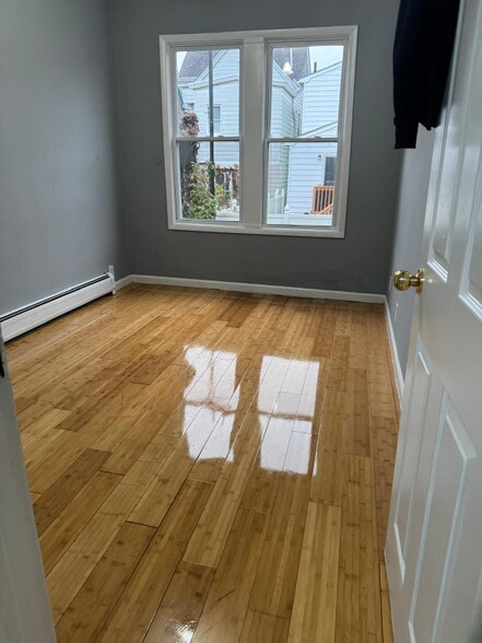 Building Photo - 12 E 36th St