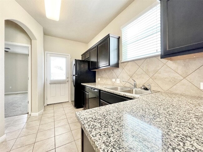 Building Photo - 401 Katmai Cir