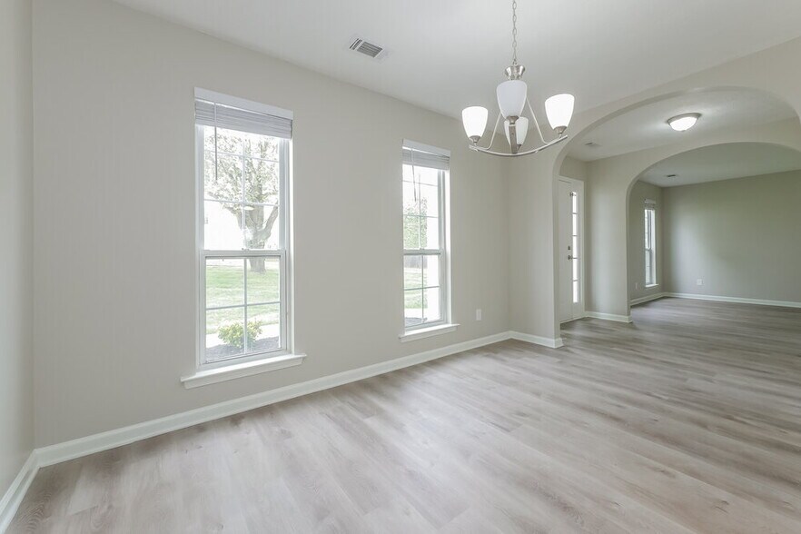 Building Photo - 1423 Buckingham Ct