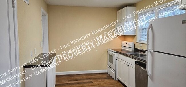 Building Photo - 129 N Moore Rd