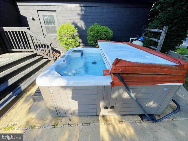 Building Photo - 13209 Lantern Hollow Dr